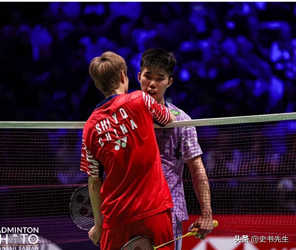 受瞩目的候 受瞩目的候